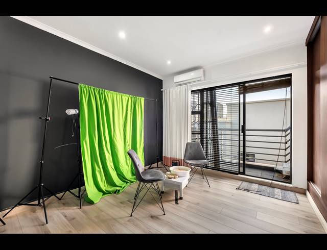 3 BEDROOM TOWNHOUSE FOR SALE IN DUNKELD WEST